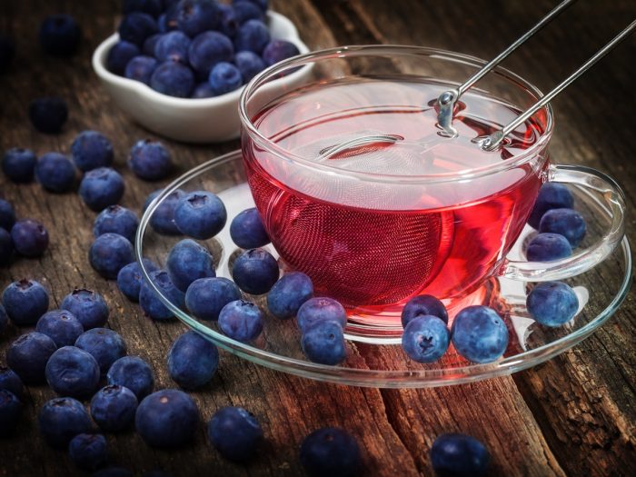 What are the health benefits of wild blueberry tea?