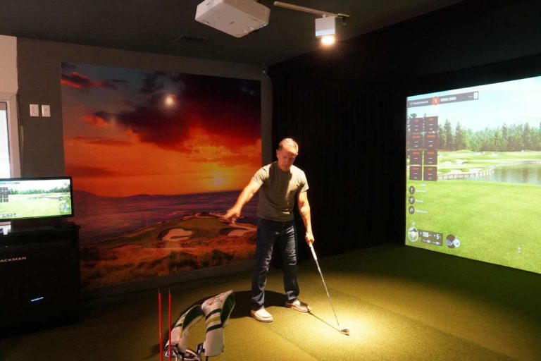 Can I use an indoor golf bay with different golf ball types?